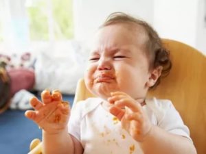 Ребенок часто давится густой едой
