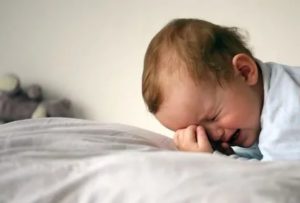 Ребенок сильно плачет по вечерам