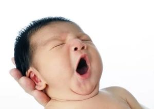Ребенок не может зевнуть - делает несколько вдохов подряд