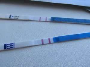 Положительный тест на беременности при отсутствии беременности