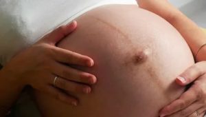 Трогать пупок при беременности