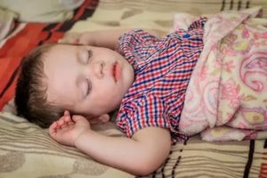 Ребенок спит от антигистаминных